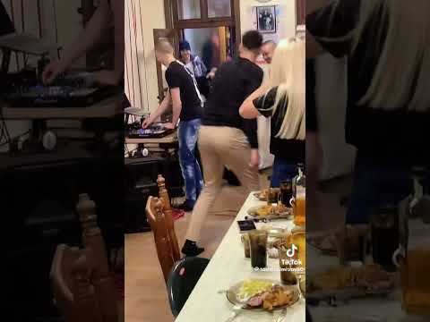 Ваня Великова пада