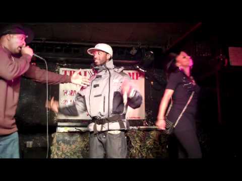 "MENTAL SUPREME JUST HAVING A LITTLE FUN ON STAGE".