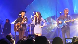 Kacey Musgraves with Brooks &amp; Dunn - Neon Moon