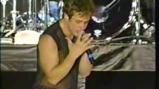 NKOTB &quot;With a girl like you&quot; Joey McIntyre live in concert01