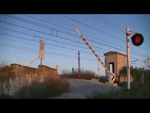 Spoorwegovergang Acerra (I) // Railroad crossing // Passaggio a livello