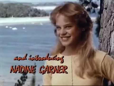 Chris Lloyds - Carry On Together (The Henderson Kids I ̸ II theme - full song)
