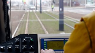 preview picture of video 'Robocze tramwaje na Tarchominie. Widok z kabiny motorniczego.'