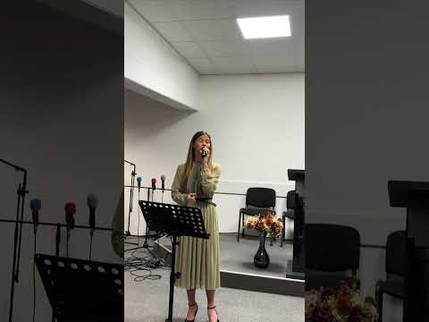 Naomi Magda - Sunt clipe în viață ce dor ca și o rană