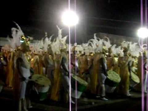 Bateria Ousadia - Hino Padre Paulo (Esquenta desfile 2010)