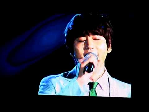 HD | 121123 Changmin (TVXQ) ft. Kyuhyun (SuJu) - Just the way you are @ SMTOWN SINGAPORE 2012
