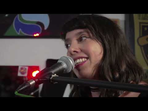 Sesiones Choras - Andrea Ugalde y Paloma Imaginaria ft.Chino Pinto - Que Me Coma El Tigre // Mechita