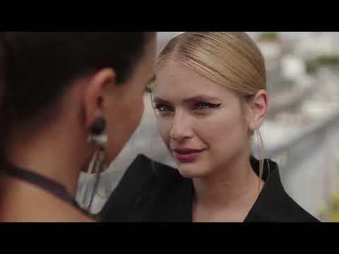 Emily in Paris: Season 3 / Kiss Scene — Camille and Sofia (Camille Razat and Melia Kreiling) | 3x05