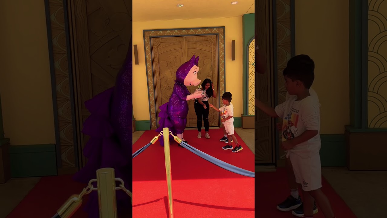 Meet Rosita from Sing 🎤 🎶 @universal