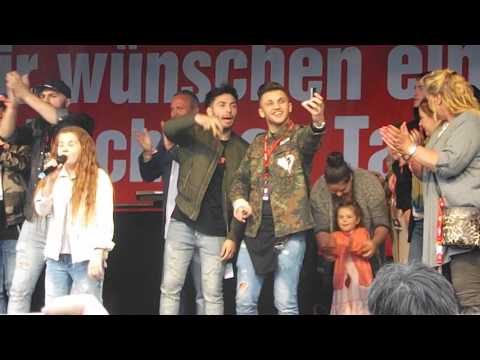 Larissa Felber feat. Allstars - Wir fliegen weg