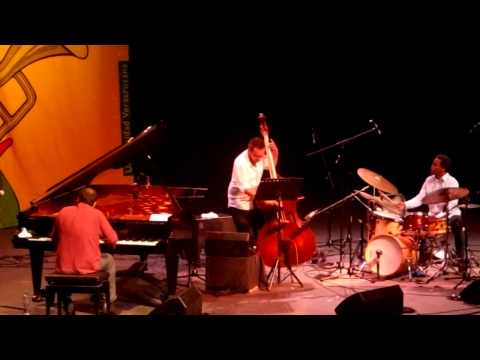 Alon Yavnai Trío - 6to Festival JazzUV