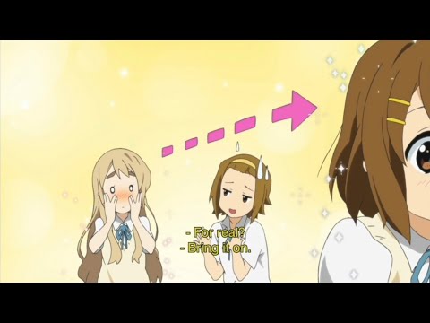 Mugi enjoy looking at GL 【K-ON!】