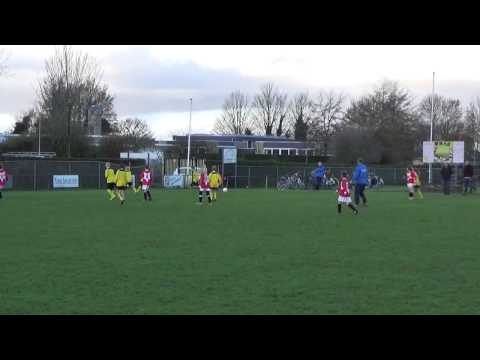 06-12-2014 ; VV Kwadendamme E1 - VV Wemeldinge E3, eerste helft