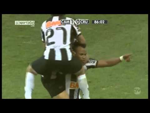 Gol do Fernandinho - Atlético-MG 1 x 0 Cruzeiro (Narração Mário Henrique "Caixa")