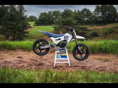 Unboxing Husqvarna EE 2 - ηλεκτρικό MX μοντέλο για παιδιά
