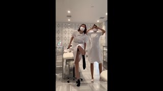 白衣からの黒パンチラ