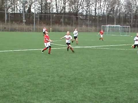Eerste helft DOVO JO11-2 - HOOGLAND JO11-1 competitie