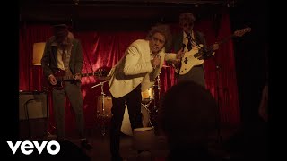 La planta que muere en la esquina Music Video