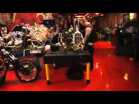 Jesse James of West Coast Choppers welds....