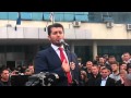 Labinot Tahiri kendon himnin gjate protestes ne ...