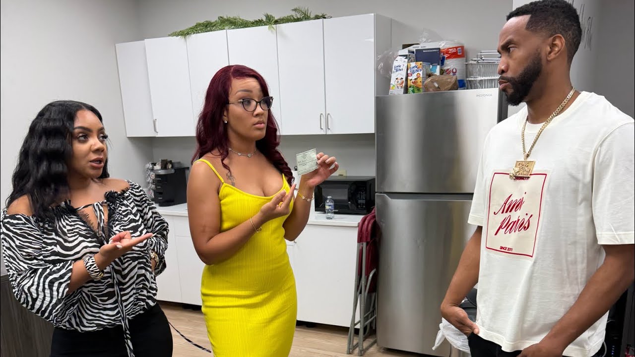 Amanda tells Chase that Candace is wrong and that he should teach her how to do biz