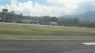 preview picture of video 'Aterrizaje Aeropuerto Matecaña - Pereira (PEI) - Colombia'