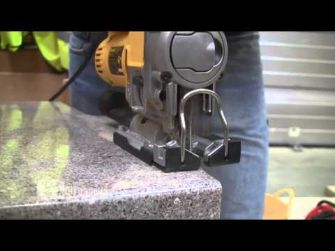 Siaurapjūklis DeWalt DW331K video