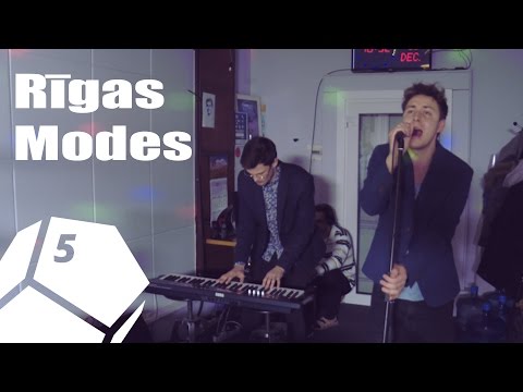 Akustiskie Vēlie rīti: Rīgas Modes