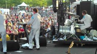 DEVO &quot;Fresh&quot; Live in Kentucky 2010
