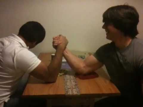 Armwrestling! Ramiro vs. Michael! (OWNED!)