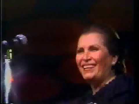 Lola Beltrán - LA TEQUILERA 1981 | Live Performance