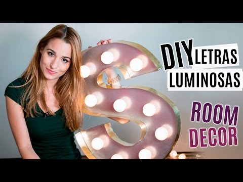 Part of a video titled DIY letras luminosas | Tumblr Room Decor - YouTube