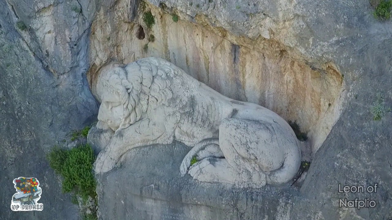 Ein schlafender Löwe bewacht treu die Überreste von Ottos Gefolge