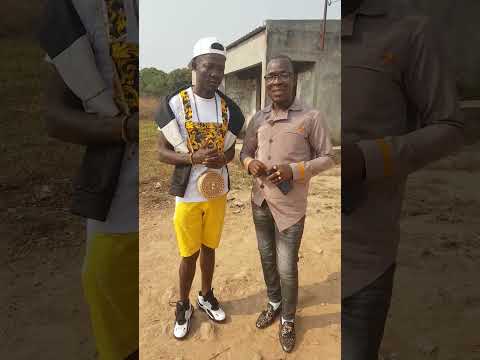 vê  a pequena entrevista com o Cota Disbunda