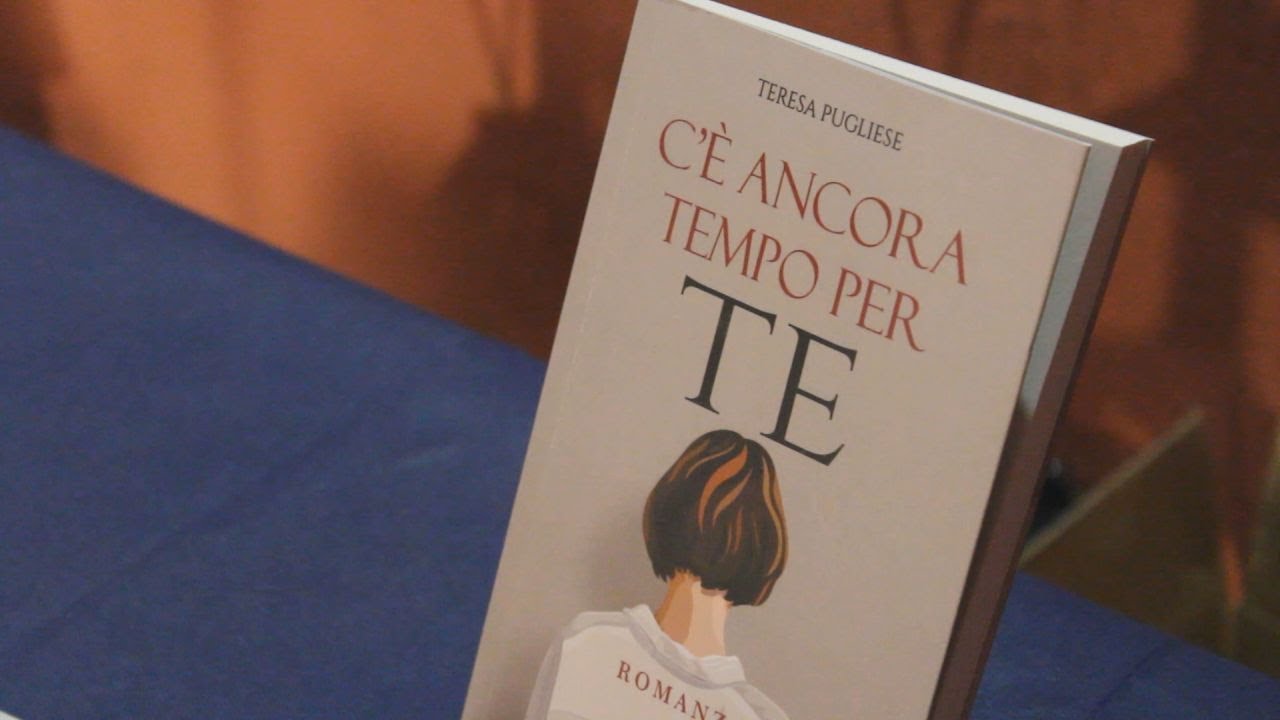“C’è ancora tempo per te” di Teresa Pugliese incanta il pubblico a Palazzo Gagliardi (VIDEO)