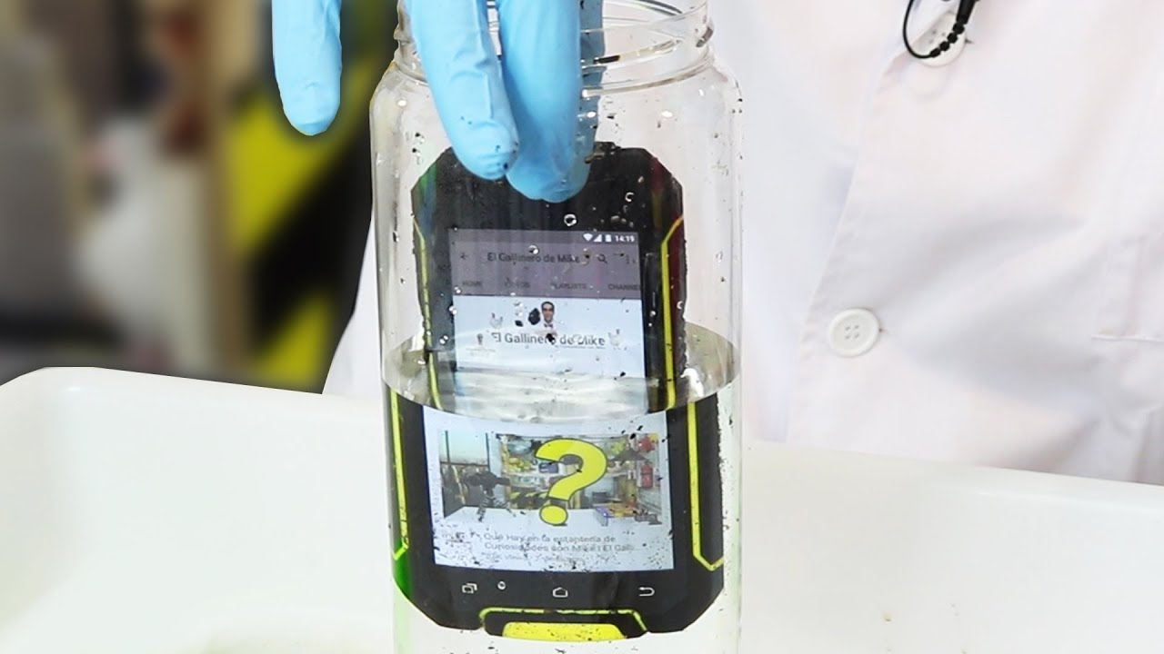 Cuánto resiste un móvil anti-golpes y waterproof