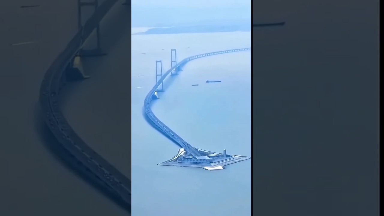 👉 World’s Longest Sea Bridge 😳 Cars Go Underwater!