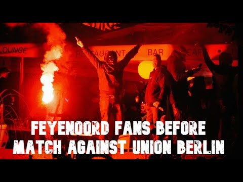 1.FC Union Berlin vs. Feyenoord Rotterdam 04.11.2021 fans before match in berlin pyro against