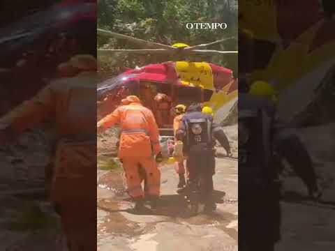 Bombeiros resgatam homem gravemente ferido após cair de cachoeira em Taquaraçu de Minas