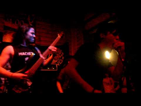 Lay In Ruins - Intro LIVE @ The Monster Car Wash in Edinburg Tx 2010 (HD)