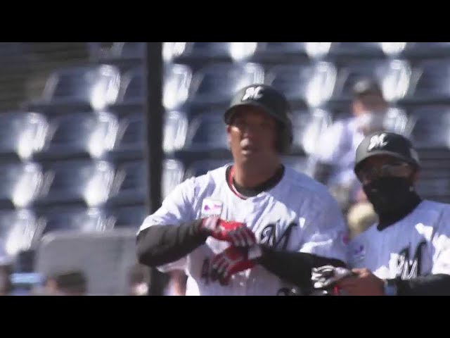 【4回裏】マリーンズ・井上晴哉 引きつけて弾き返した打球は右中間へのタイムリーヒット!! 2023年3月7日 千葉ロッテマリーンズ 対 北海道日本ハムファイターズ