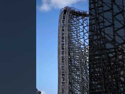 People travel from around the 🌎 to experience this drop. #eltoro #sixflags #rollercoaster #intamin