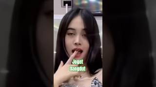 Download lagu JOGET DANGDUT | Tiktok : Syahririn produsen gaun | cinta merah jambu mp3