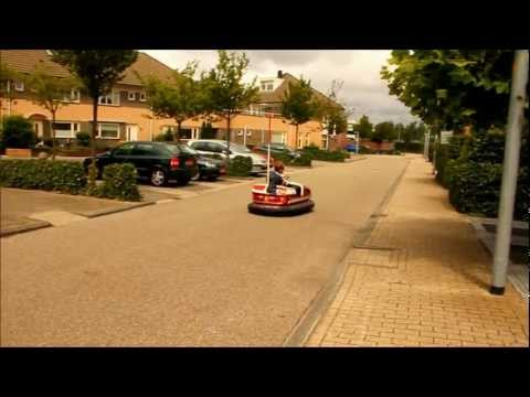 In de botsauto naar de bruiloft