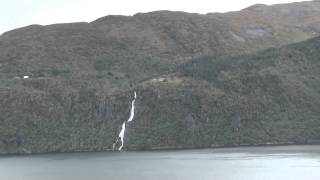 preview picture of video 'Fjord near Alesund, Norway'