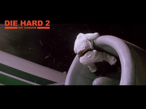 Final fight on the airplane wing - Die Hard 2 (1990) HD