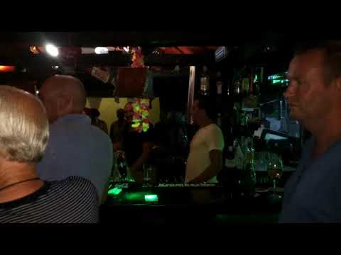 Ivo van der bijl in de Fraja hut