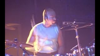 Chester Thompson breaks stick on Dreaming While You Sleep (live)