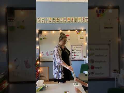 Kindergarten Phonics lesson 8/25