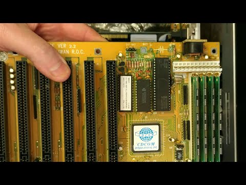 #DOScember: Will it run? FORCOM M396F AMD 386SX/33 motherboard covered in battery sharts